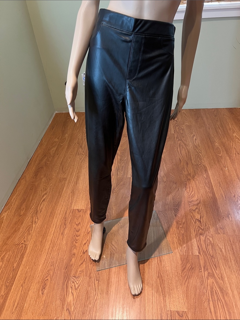 Sanctuary Black Faux Leather Leggings- Sleek Tapered Fit Size 1X